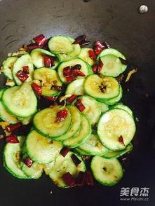 怎么制作娱乐吃瓜的视频